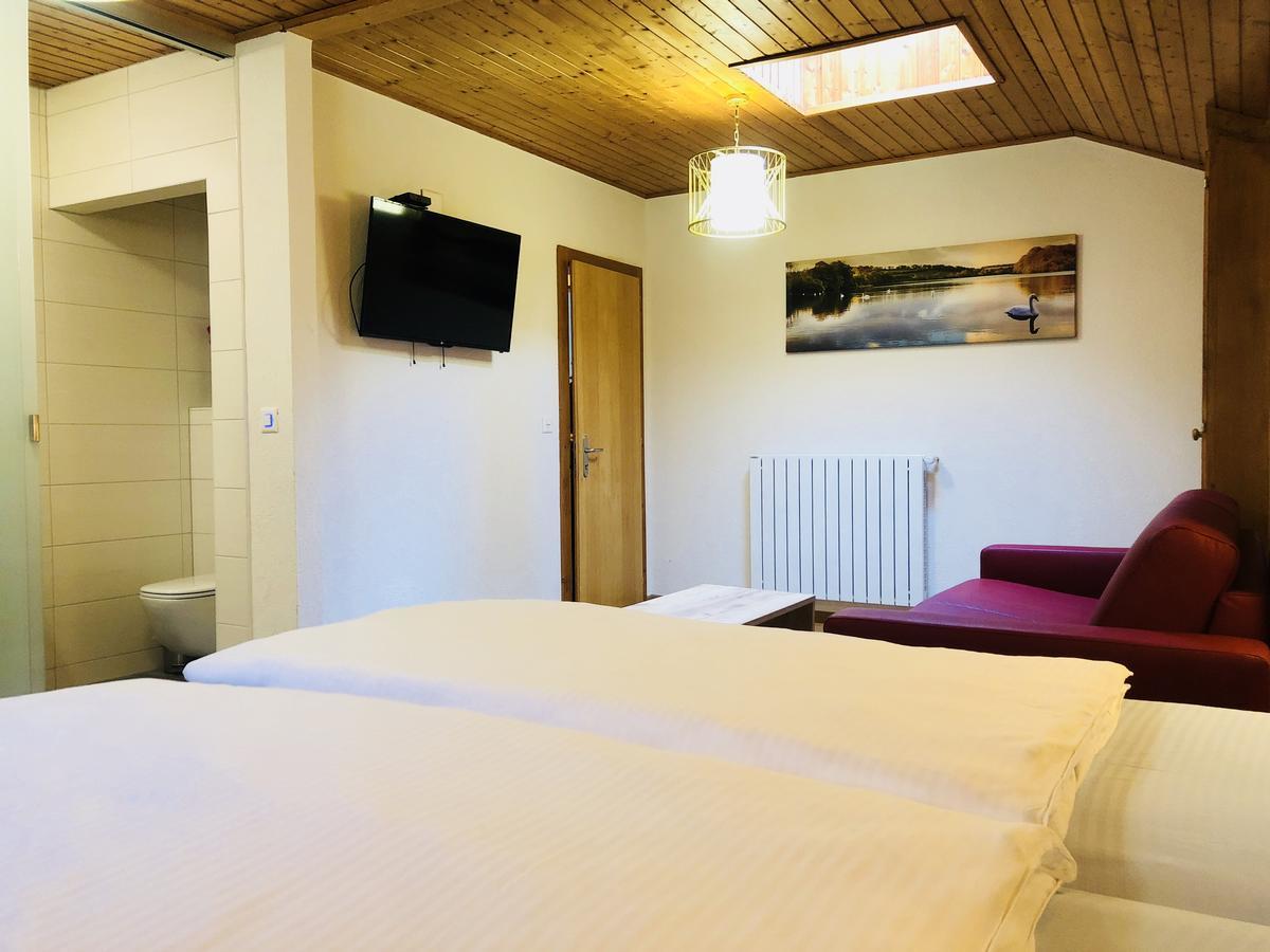 Qi-Lin Hotel Restaurant Ayer Zewnętrze zdjęcie