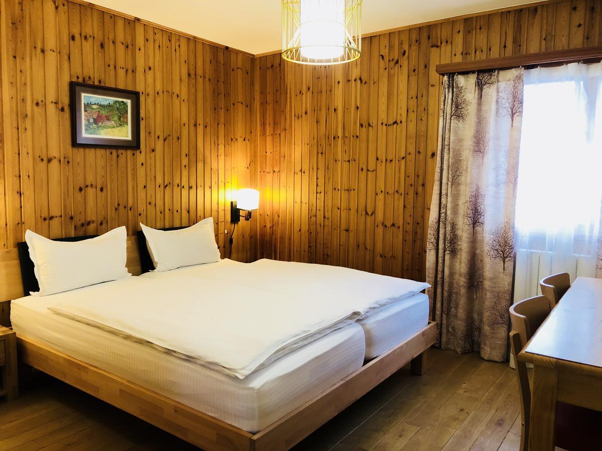 Qi-Lin Hotel Restaurant Ayer Zewnętrze zdjęcie