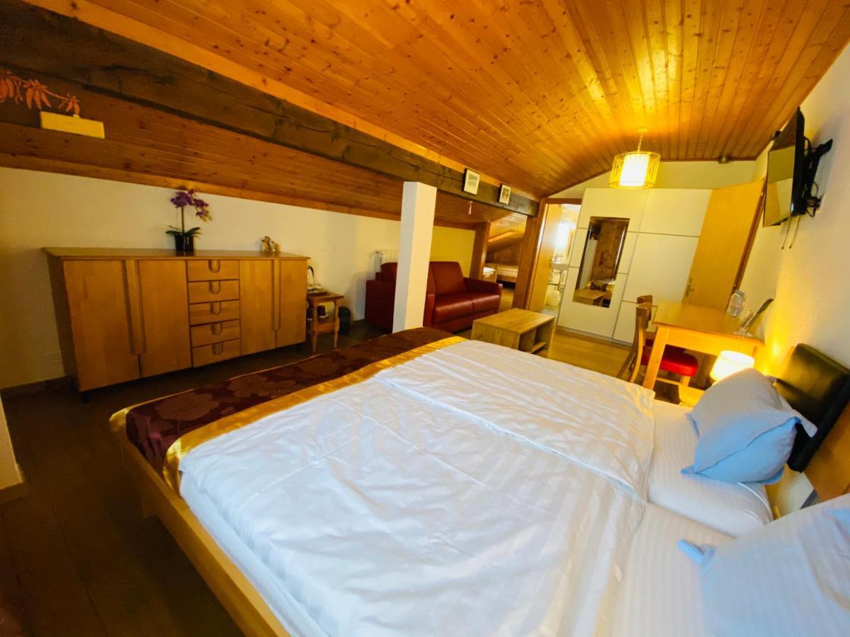 Qi-Lin Hotel Restaurant Ayer Zewnętrze zdjęcie