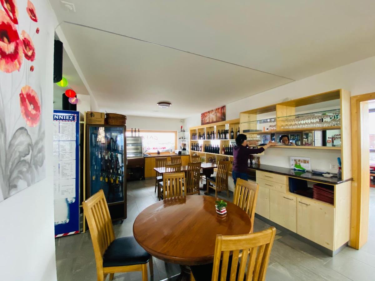 Qi-Lin Hotel Restaurant Ayer Zewnętrze zdjęcie