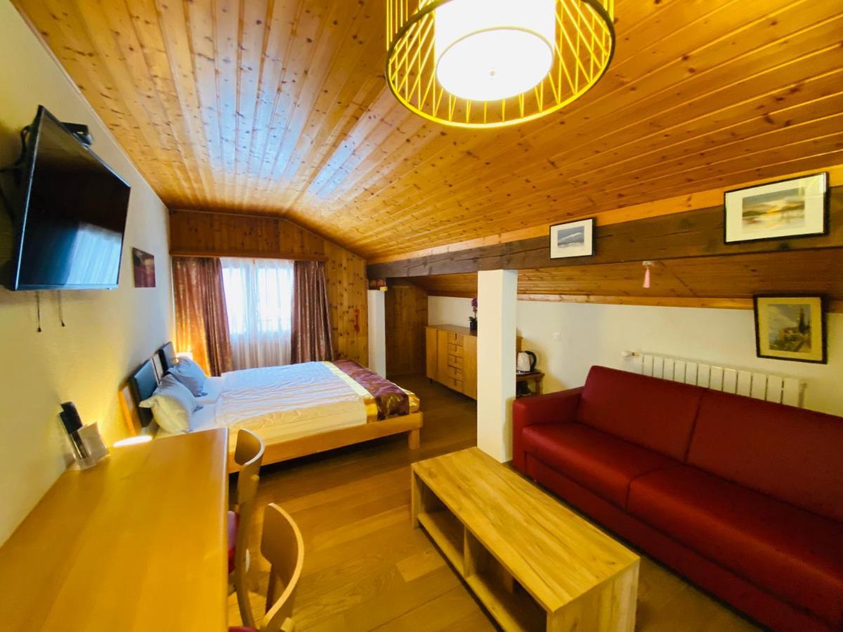 Qi-Lin Hotel Restaurant Ayer Zewnętrze zdjęcie
