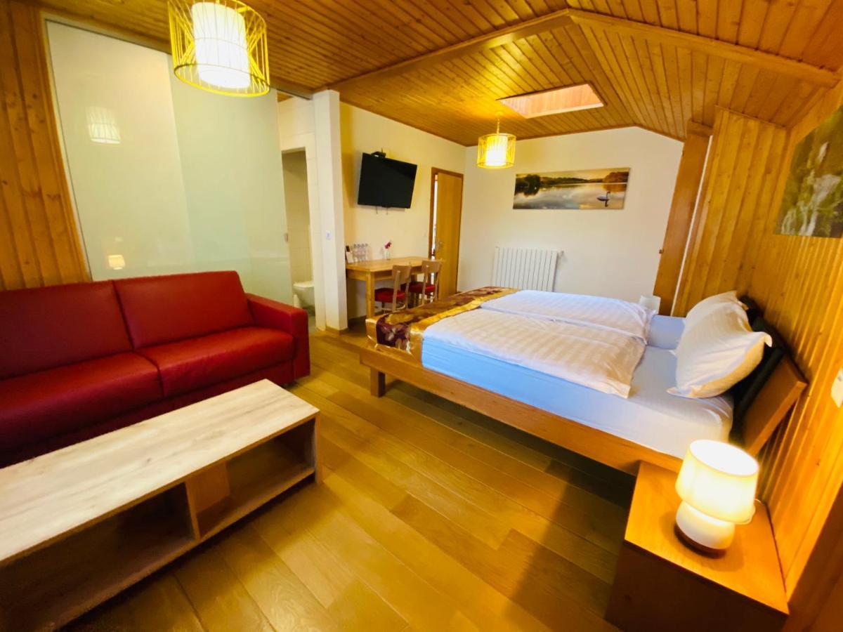 Qi-Lin Hotel Restaurant Ayer Zewnętrze zdjęcie